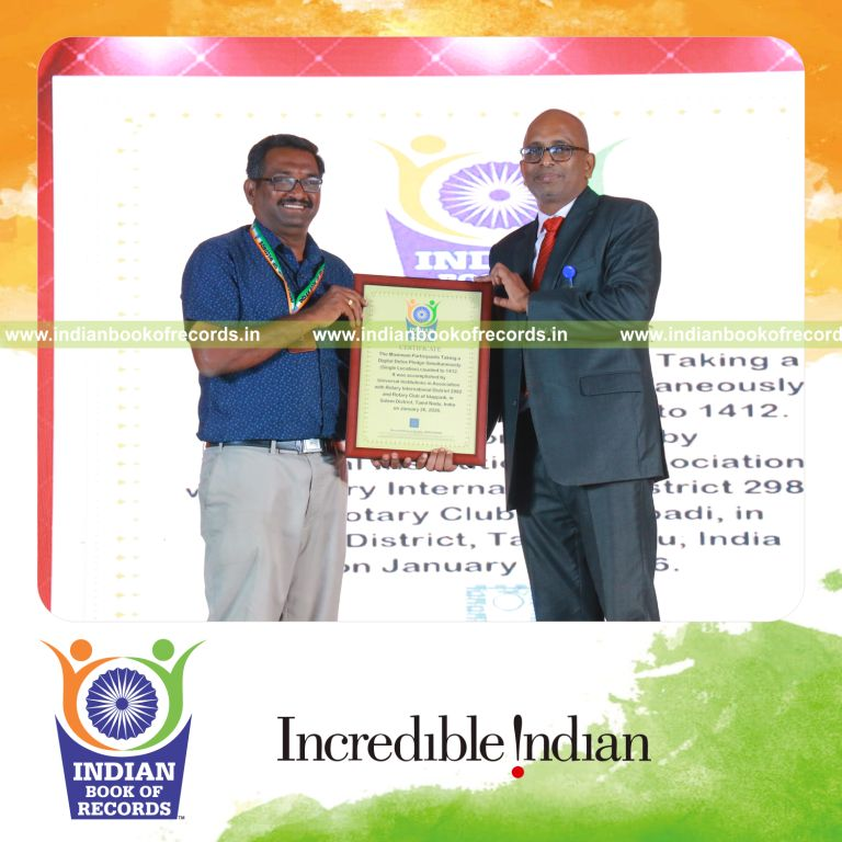 Large gathering of participants taking a digital detox pledge together at one venue recognized by Indian Book of Records