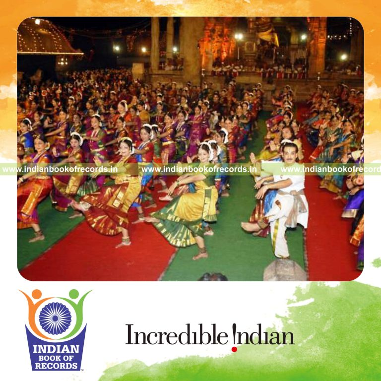 group of participants performing bharatanatyam dance at single venue for record in Indian Book of Records