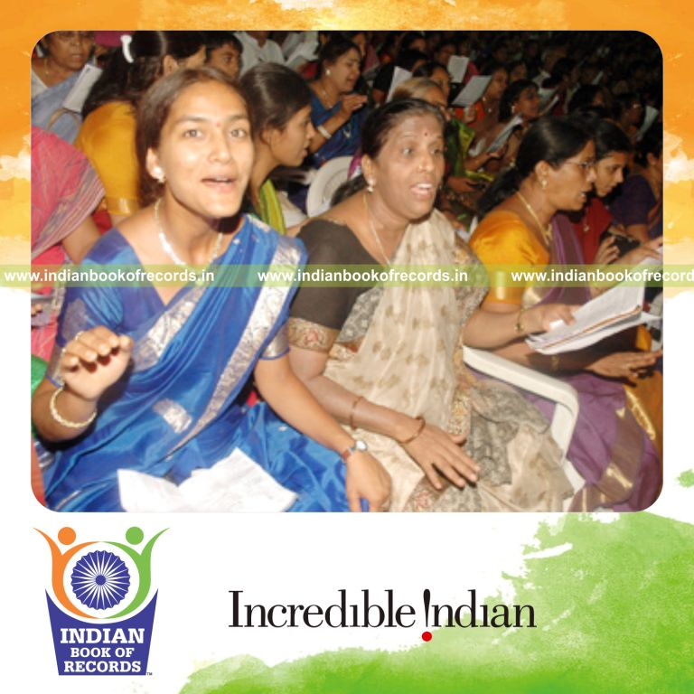 large group of people singing simultaneously at a single venue for record in Indian Book of Records