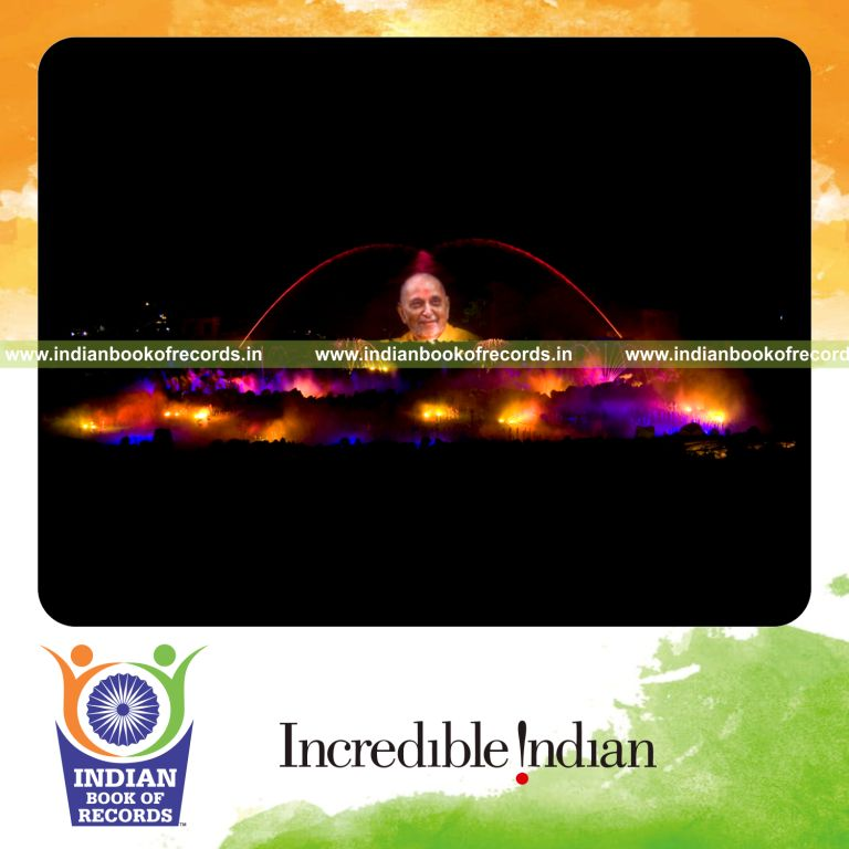 large audience attending spiritual water fountain show for record in Indian Book of Records