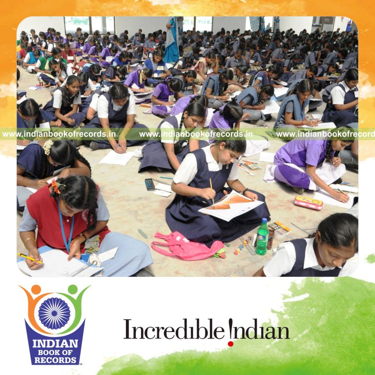 large number of participants taking part in one day art competition for an record in Indian Book of Records